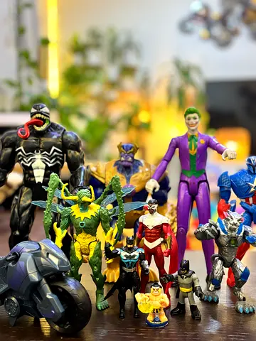 REAL marvel / DC / Jarassic / Mr beast - Action Figures  Collection