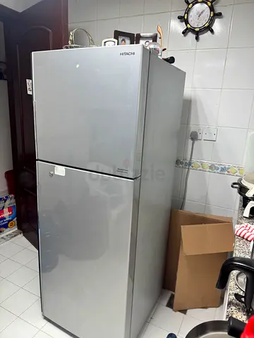 Silver Hitachi Top-Freezer Refrigerator - Good Working Condition 440 liters