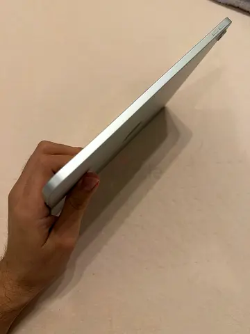 Apple iPad (10th generation 256 GB)(silver) - slim, good condition