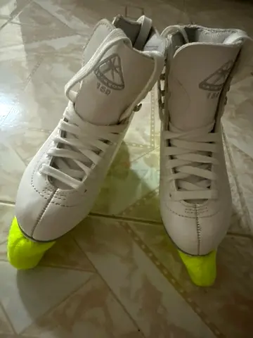 Jackson 150 White Figure Ice Skates with Blade Protectors