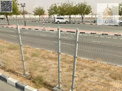 Excellent investment opportunity: commercial land in a prime location.