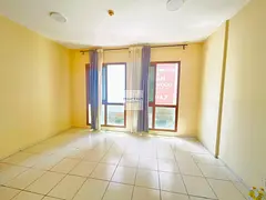 UNFURNISHED I VACANT I MID RISE BUILDING