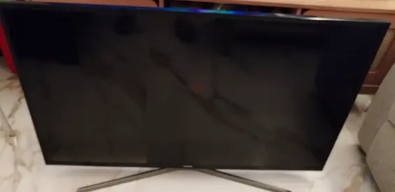 Samsung 43-inch LED TV with a brand new wall mount. The price is negotiabl