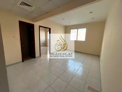 🏡 للإيجار السنوي في الغوير – الشارقة | غرفة وصالة | ثاني ساكن | مساحة كبيرة جداً | 2 حمام | تكييف وغاز مركزي | 4 أو 6 دفعات