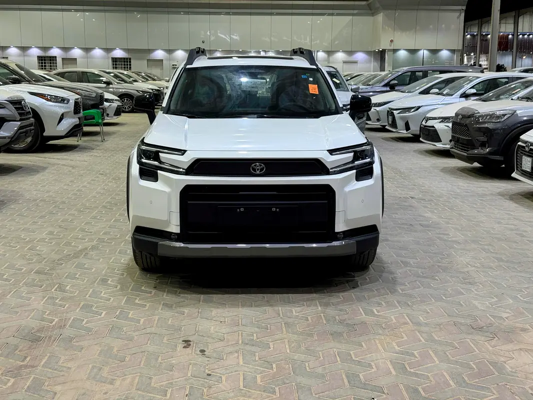 Toyota Rav 4 2026 — photo 1 of 6