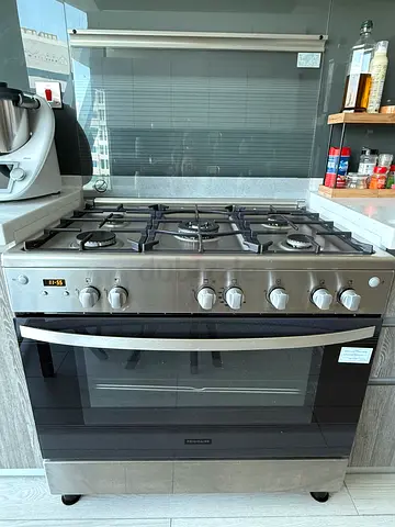 Frigidaire FNGE90JGRS 90cm Cooker - 5 Burner Gas with Oven