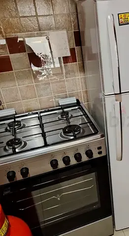 NIKAI WITH 4 COOKING BURNER