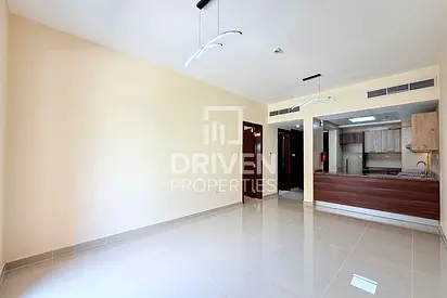 Spacious and Bright | VOT | Private Garden