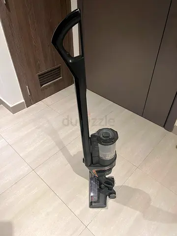 Lightweight cordless stick vacuum cleaner - good working condition