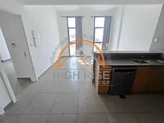 Spacious 1 BHK | 2 Bathrooms | Kitchen Appliances | Bathtub