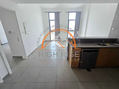 Spacious 1 BHK | 2 Bathrooms | Kitchen Appliances | Bathtub