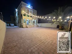 For sale: Villa with 5 bedrooms, living room, majlis, large internal yard, and 2 kitchens. Area: 500