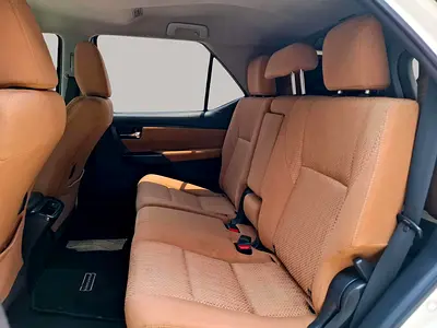 صورة 12 لـ 2022 Toyota FORTUNER