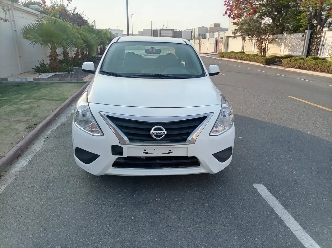 Nissan Sunny 2019 — photo 1 of 14