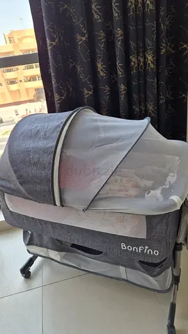 Bonfino Regal Crib Bedside Bassinet, Adjustable 6-Level Heights, Mosquito Net, 0 to 6 Months