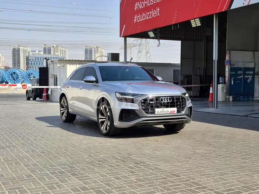 Audi Q8 2020 — photo 1 of 16