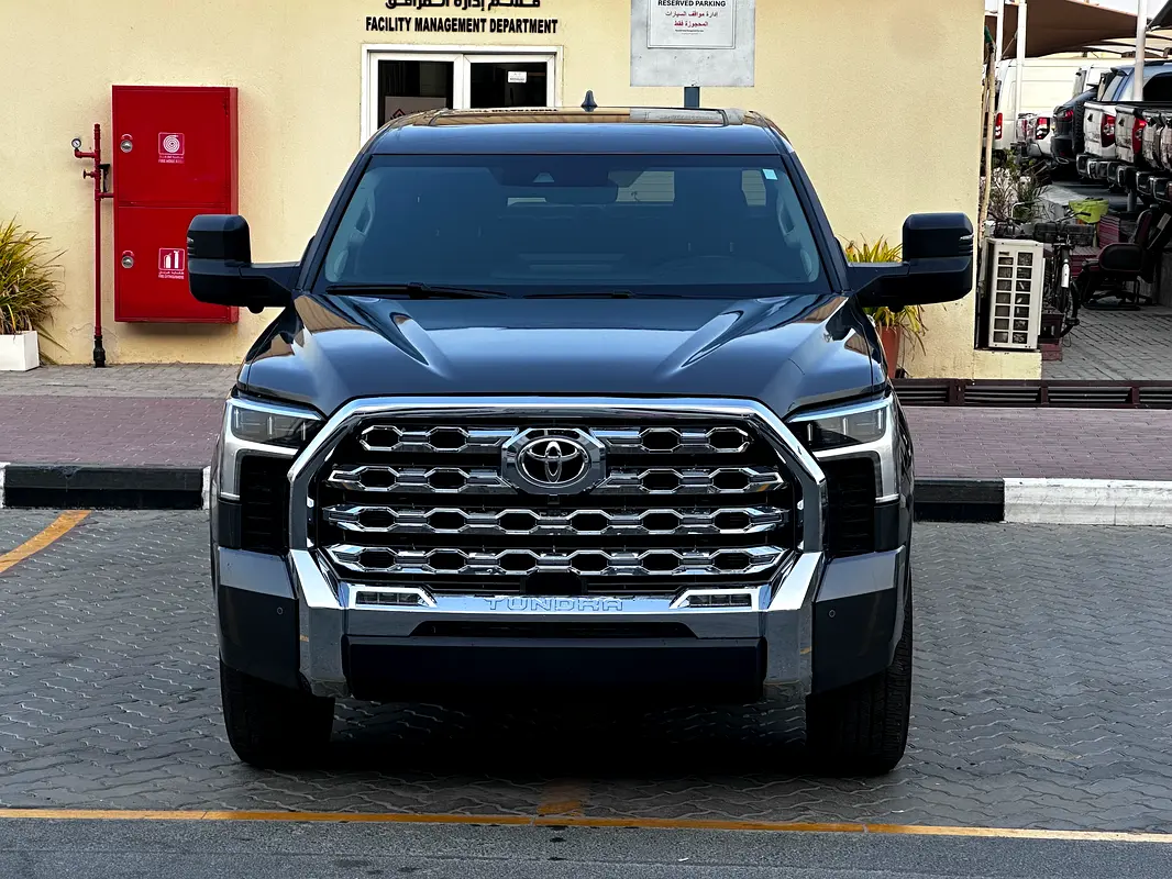 Toyota Tundra 2024 — photo 1 of 13