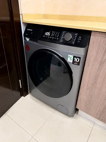 Hitachi Front Load Washing Machine – Like New
