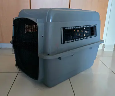 IATA Approved Travel Intermediate Dog Crate 71cm x 51cm x 55cm