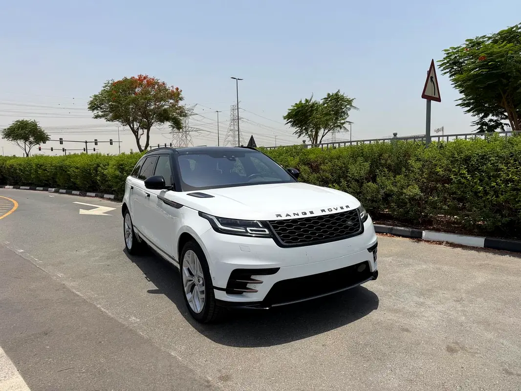 Land Rover Range Rover Velar 2020 — photo 1 of 12