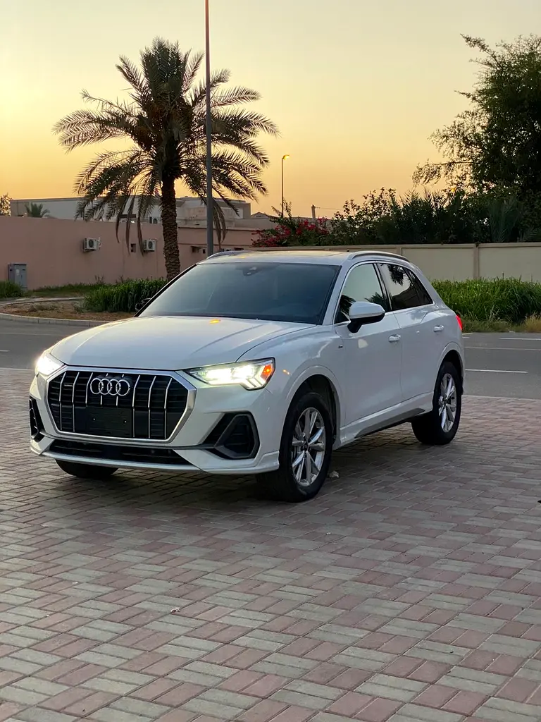 Audi Q3 2025 — photo 1 of 8