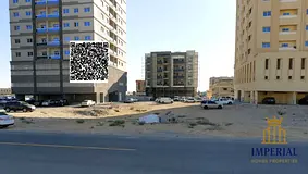Residential and commercial plot (G+8) on the corner of a street and Sikka; freehold
