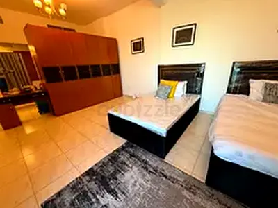 CLEAN BEDSPACE FOR WOMEN