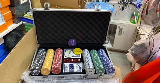 Professional 300pc Poker Chip Set in Aluminum Case