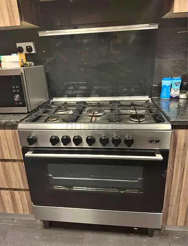 Bompani full gas cooker 90 cm Price 850