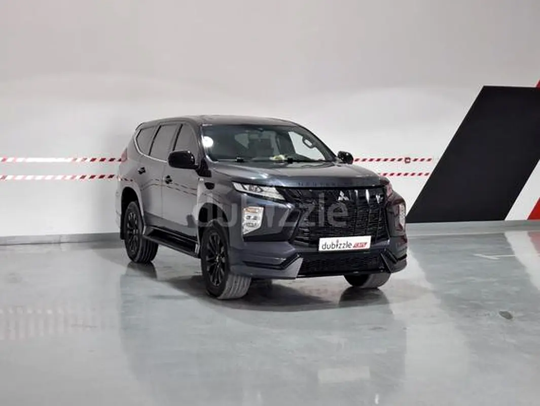 Mitsubishi Montero Sport 2022 — photo 1 of 14