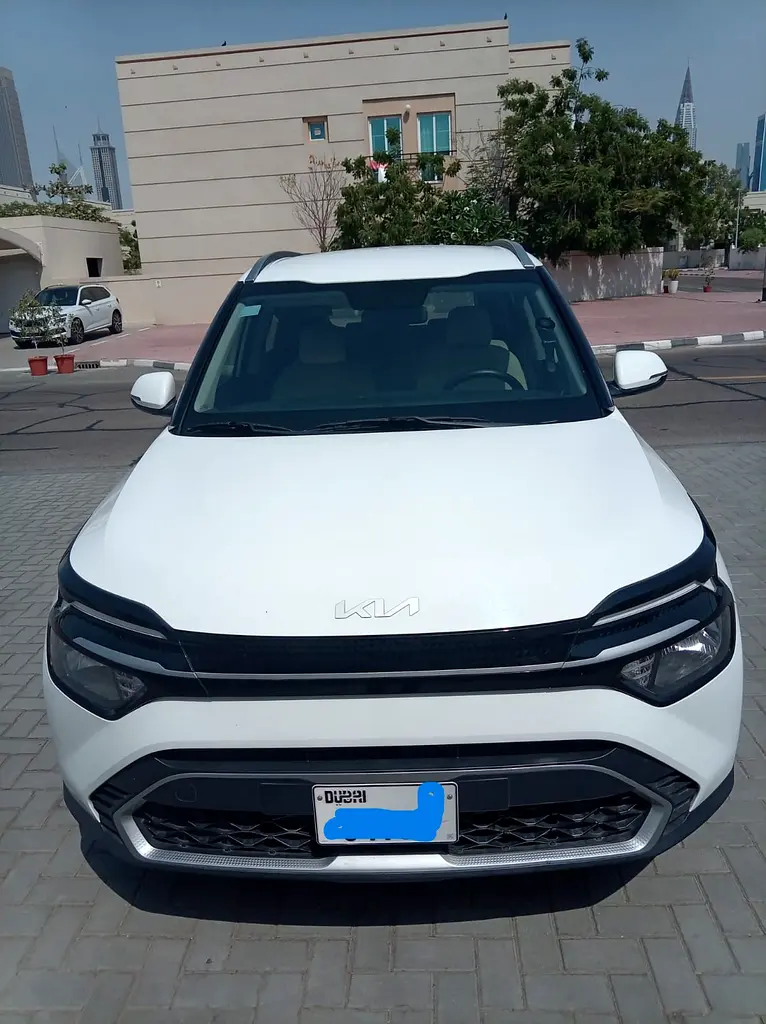 Kia Carens 2024 — photo 1 of 7