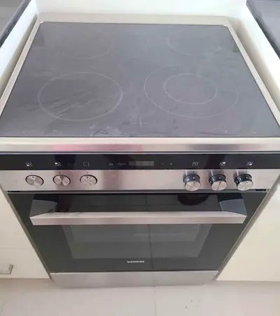 Siemens Professional 4 Hob Electric Ceramic Cooking Range 60 by 60 cm