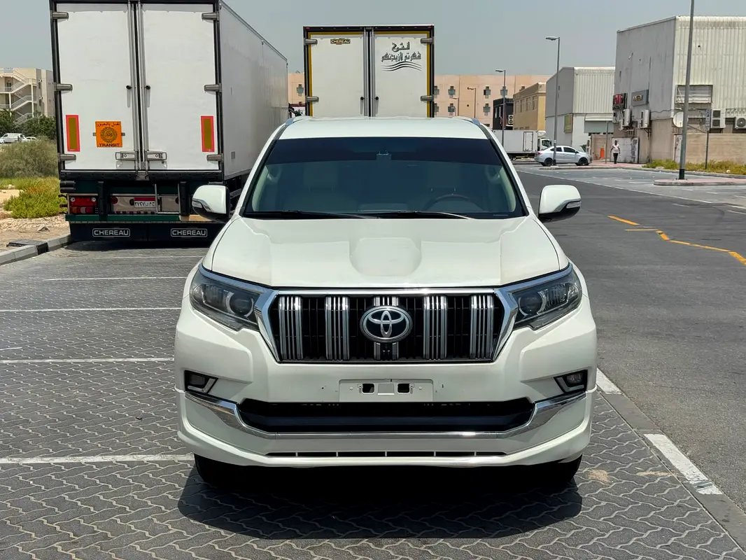 Toyota Prado 2016 — photo 1 of 20