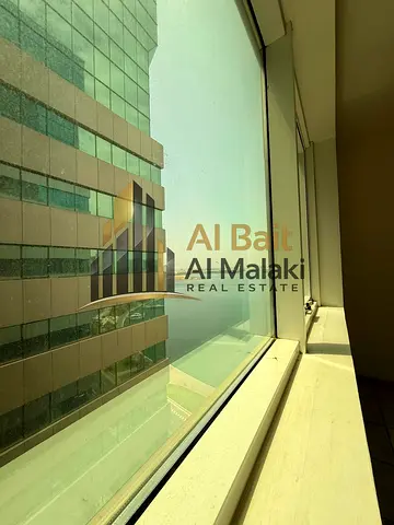 * 3 Bedroom Apartment for Rent with Free Parking with month free