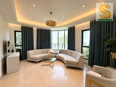 Corner Plot with Skyline view I Prime Location