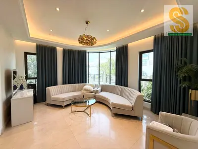 Corner Plot with Skyline view I Prime Location
