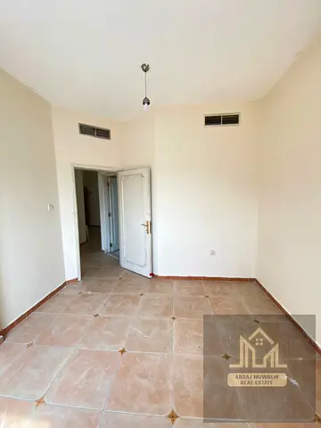 1BHK available ready to move yearly for family cheap price included wardrobe