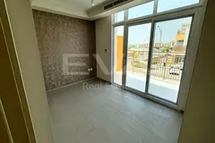 MID UNIT | UNFURNISHED | COMMUNITY VIEW