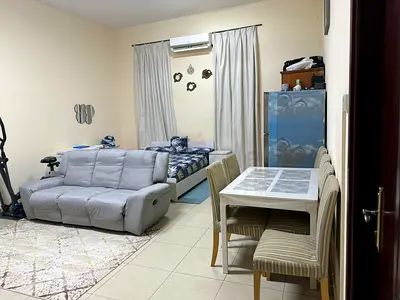 Big room with attched kitchen and Bathroom