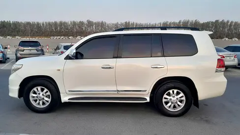 Toyota Land Cruiser GXR 2009 | GCC Specs | Well Maintained