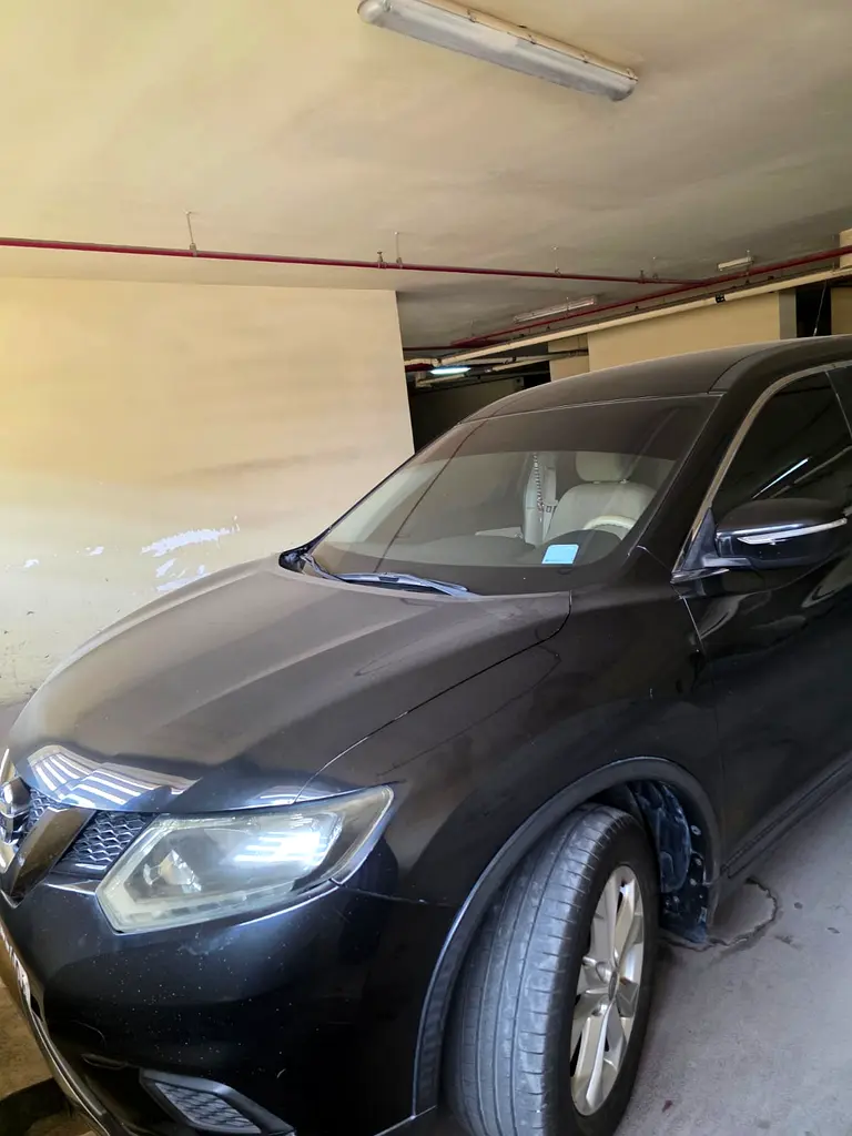 Nissan X-Trail 2015 — photo 1 of 4