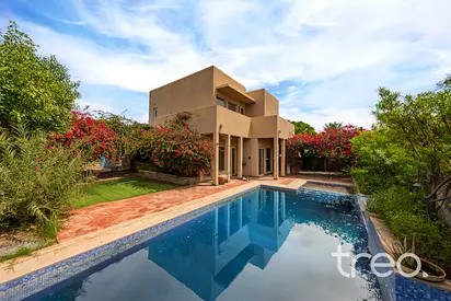 Big corner plot | Vacant | Cul de sac