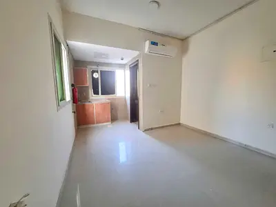 Very big offer studio available in near to Safari Mall