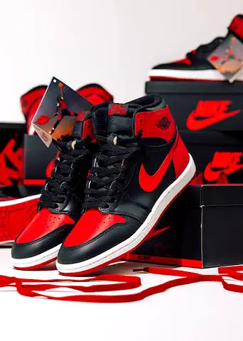 Used Air Jordan 1 Retro High OG Bred 1985 (Black/Red) - U.S 9.5