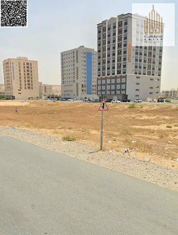 Commercial land, prime location, large area, corner of street and alley