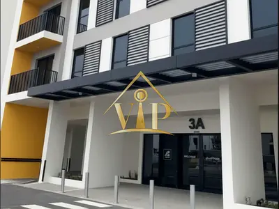 Ready to Move | Brand New | High Floor | Community View