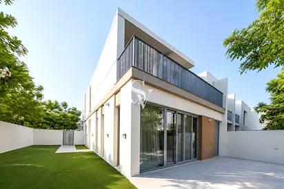 Large Plot | Next To Pool & Park | Landscaped