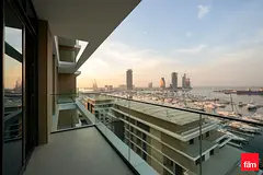 High Floor | Brand New | 01 Series