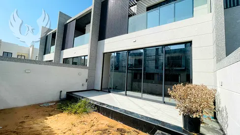 Modern| Great Location| Close to Amenities