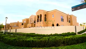 Corner Townhouse | Large Plot | L-Shaped Garden